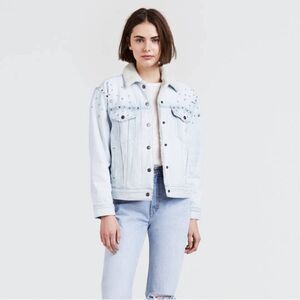 Levis Strauss White Star Studded Cotton Faux Fur Lined Denim Jacket Wome…